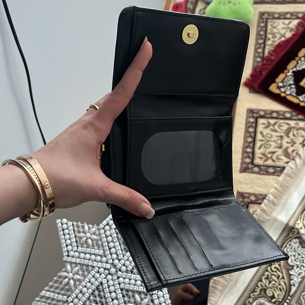 MANGO Wallet - Picture 2 of 5
